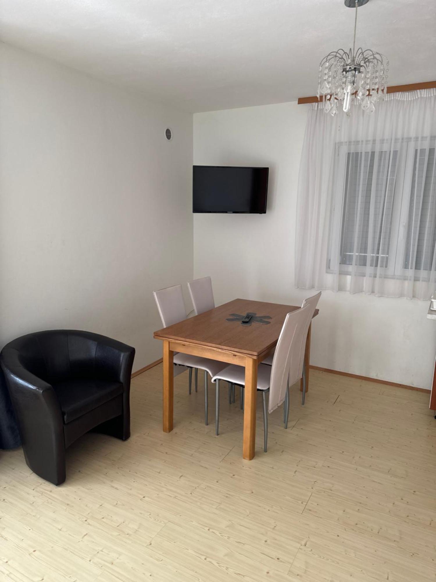 Apartman J&B Leilighet Vir Eksteriør bilde