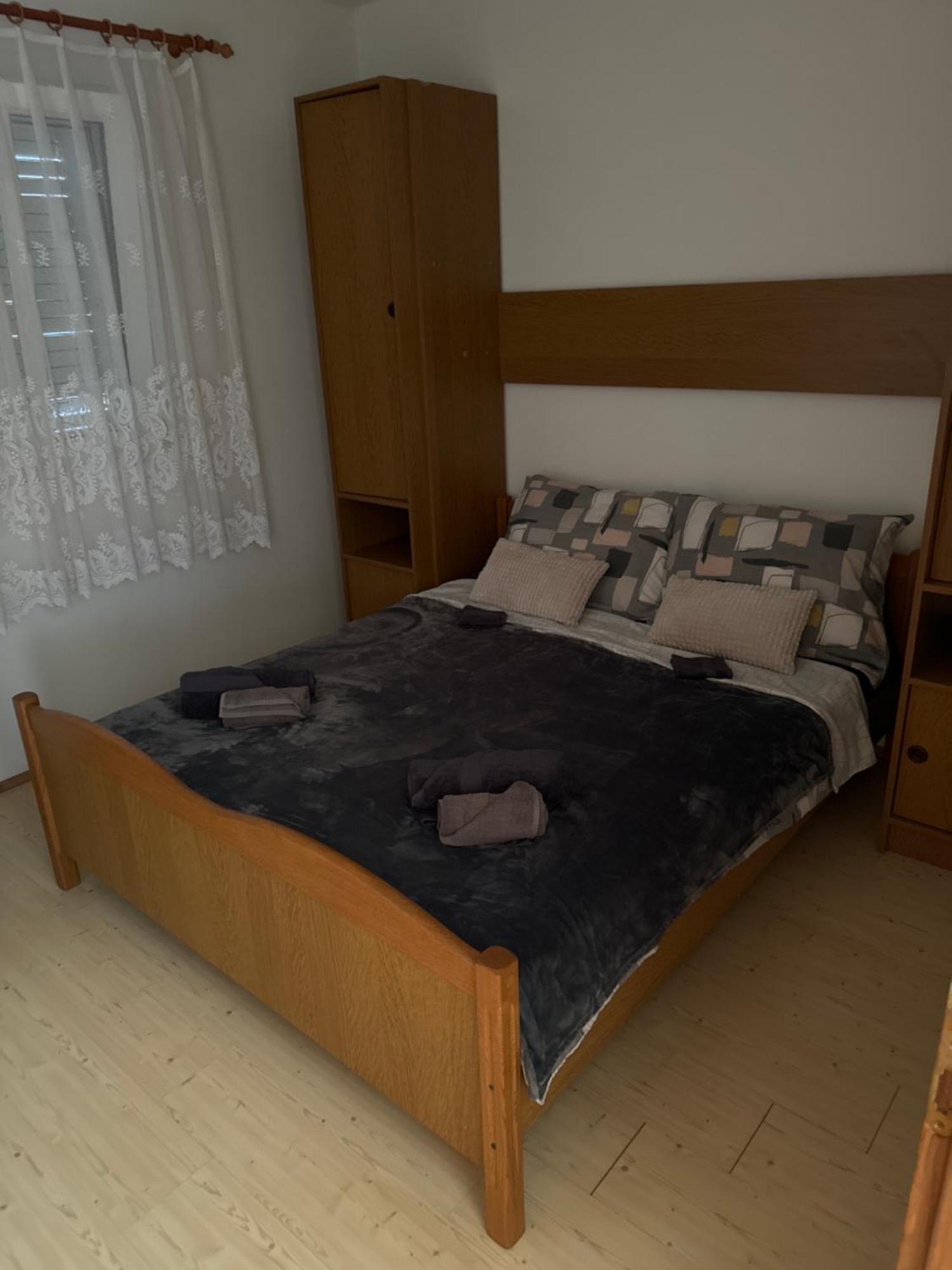 Apartman J&B Leilighet Vir Eksteriør bilde